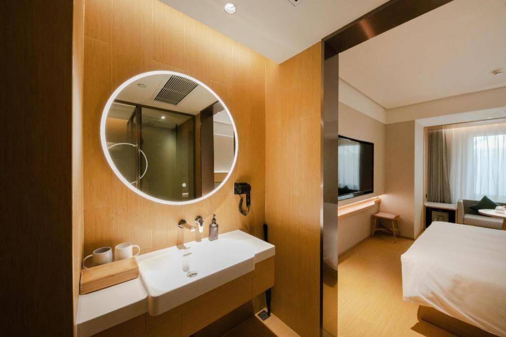 Ji Yuegezhuang Bridge Hotel 3*